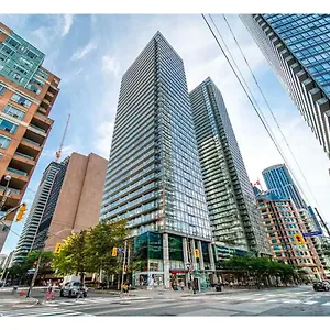 Comfy 1 Bedroom & Den In Downtown 1 Queen & 1 Single Bed , Toronto Canada